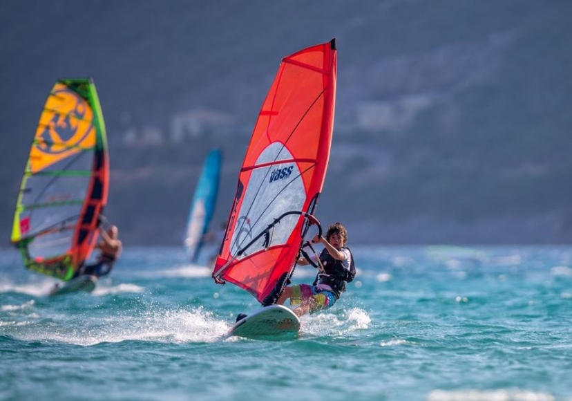 WIND-SURFING-IN-VASSILIKI